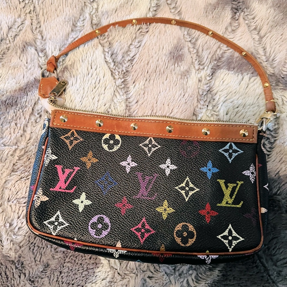 Louis Vuitton rare colored monogram pochette bag. Black, very good condition.